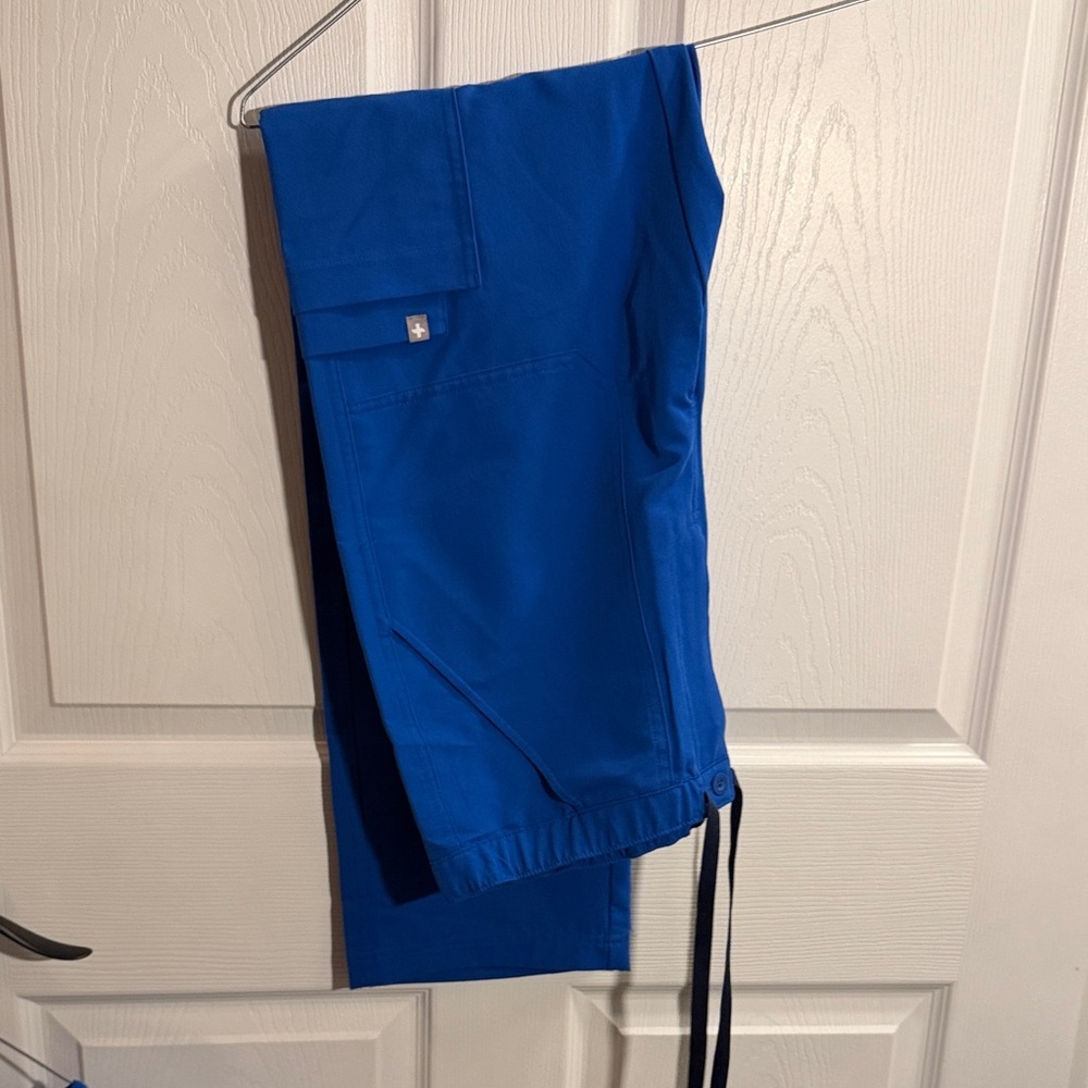 FIGS Cairo scrub pants - royal blue